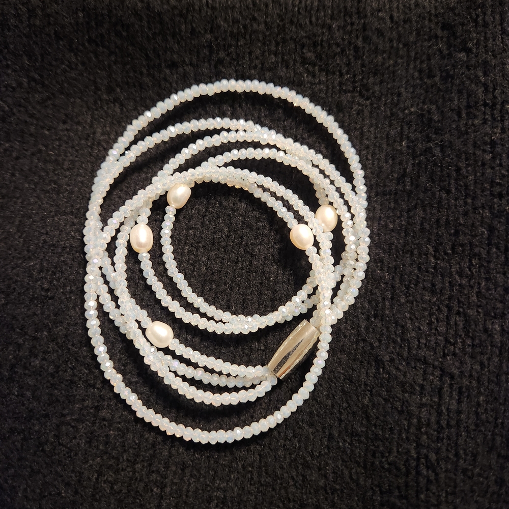 Vantel Pearls Iridescent White Bracelet Or Necklace